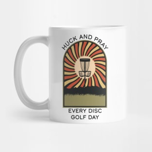 Huck and Pray Disc Golf Every Day | Disc Golf Vintage Retro Arch Mountains Mug